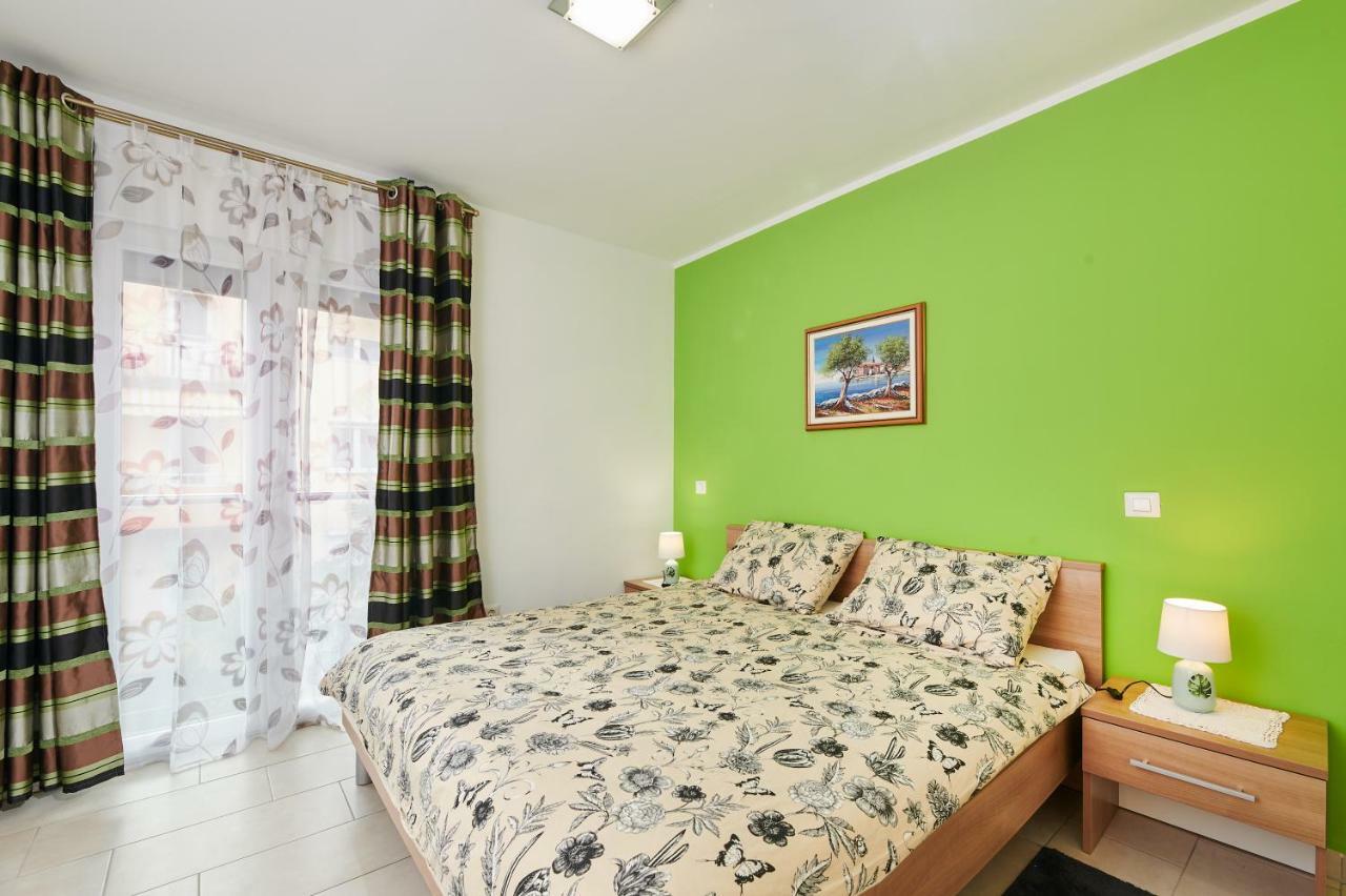 Apartman Leon Umag Extérieur photo