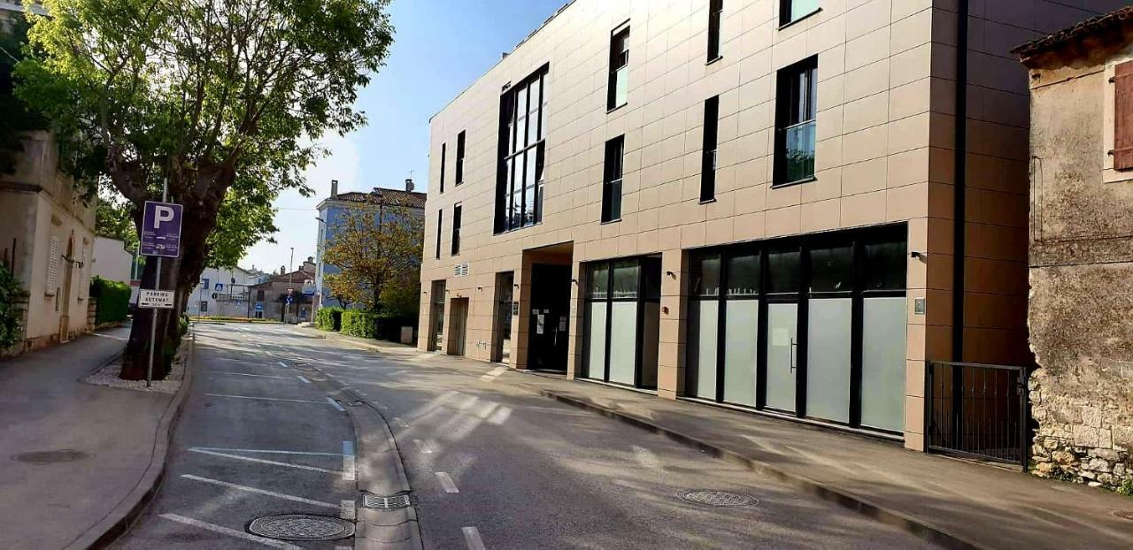 Apartman Leon Umag Extérieur photo
